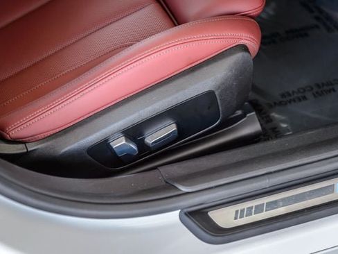 Used 2022 BMW 330i Sedan w/ M Sport Package RWD image 26
