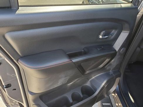 Used 2023 Nissan Titan PRO-4X w/ Pro-4x Convenience Package image 11