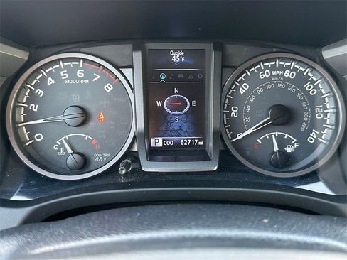 Used 2018 Toyota Tacoma TRD Sport image 24