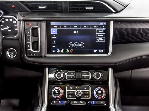 Used 2021 GMC Yukon Denali w/ LPO, Illumination Package RWD image 19