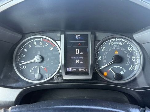 Used 2021 Toyota Tacoma TRD Sport image 21