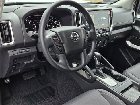 Certified 2025 Nissan Frontier SV image 24