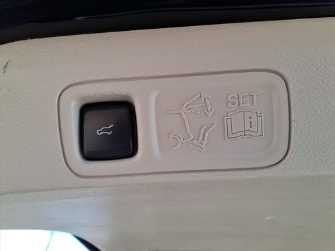 Used 2018 Lincoln Navigator Reserve w/ Technology Package image 15