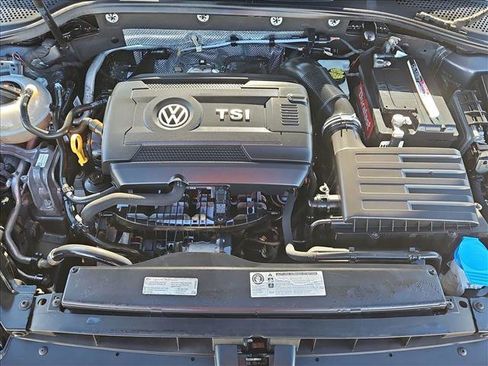 Used 2016 Volkswagen Golf S image 23