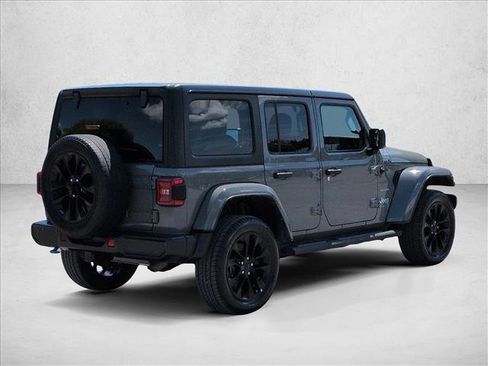 Used 2023 Jeep Wrangler Unlimited Sahara AWD/4WD image 8