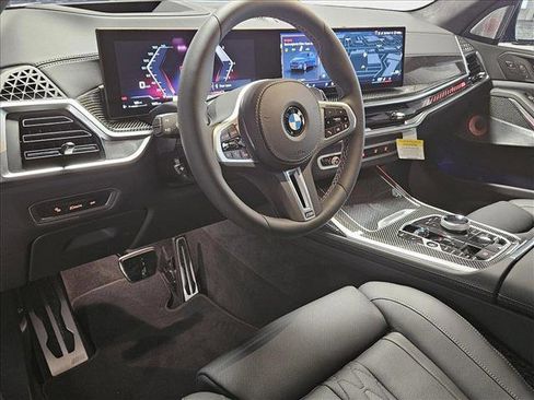 Used 2025 BMW X7 M60i image 9