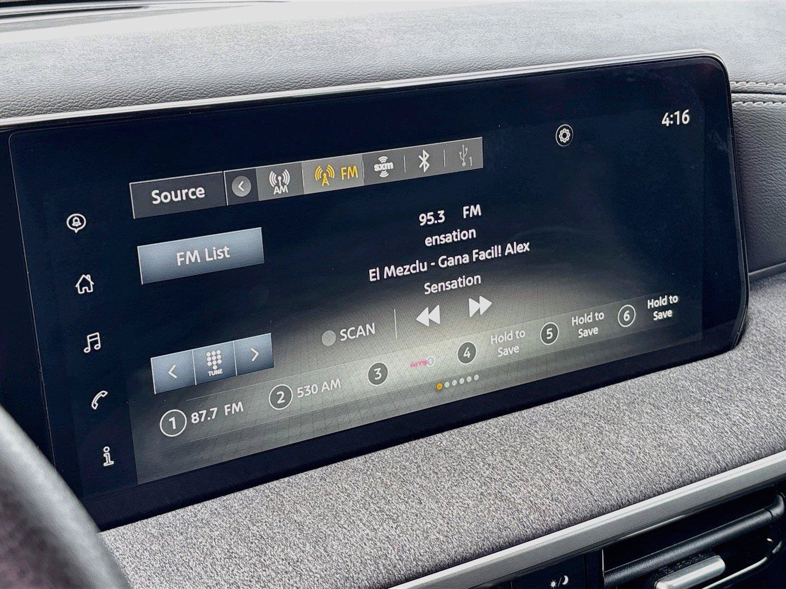 Used 2025 Nissan Kicks SV FWD image 14