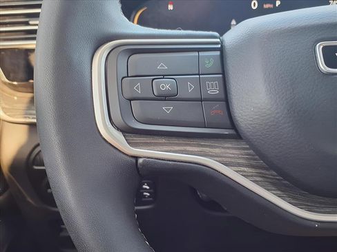 Used 2022 Jeep Wagoneer Series II w/ Rear Seat Video Group 1 image 16