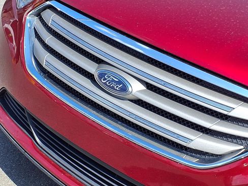 Used 2018 Ford Taurus SEL image 27