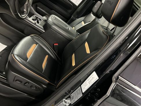 Used 2024 GMC Yukon AT4 w/ Technology Package image 12