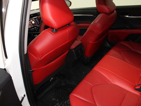 Used 2020 Toyota Camry XSE FWD image 18