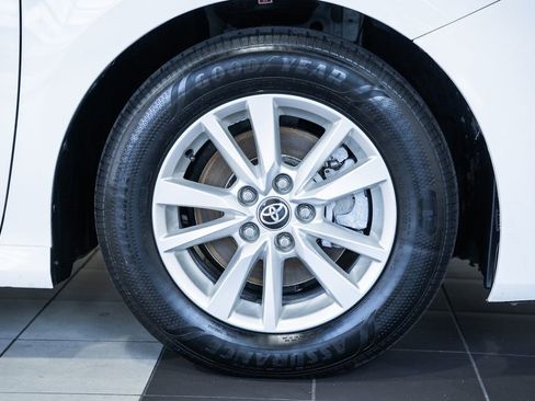 Used 2025 Toyota Camry LE image 14