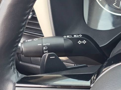 Certified 2021 Nissan Rogue SV w/ Premium Package FWD image 27