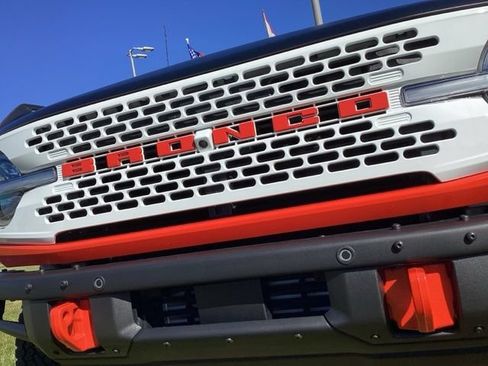 Used 2025 Ford Bronco Stroppe Edition AWD/4WD image 21