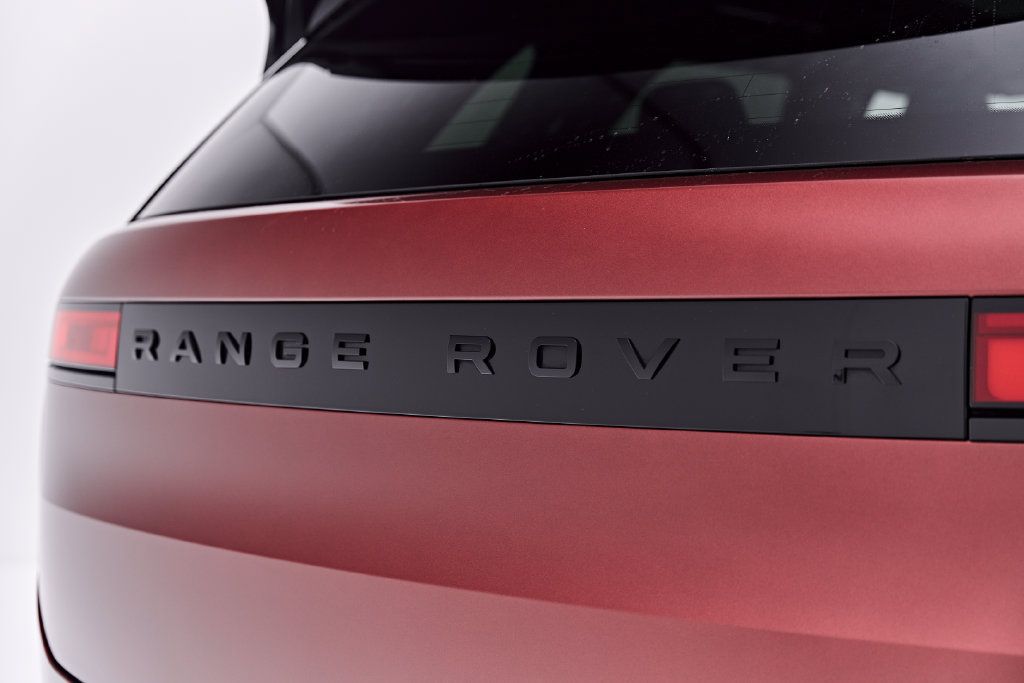 Used 2025 Land Rover Range Rover Sport SV Edition Two AWD/4WD image 28