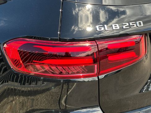 New 2025 Mercedes-Benz GLB 250 image 13
