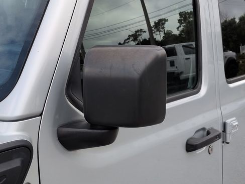 Used 2023 Jeep Wrangler Unlimited Sahara AWD/4WD image 12