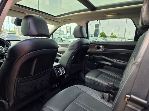 Certified 2023 Kia Sorento SX Prestige AWD/4WD image 14