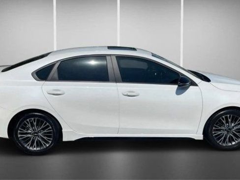 Used 2022 Kia Forte GT-Line w/ GT-Line Premium Package image 7