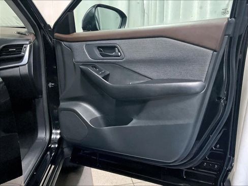 Certified 2023 Nissan Rogue S image 12