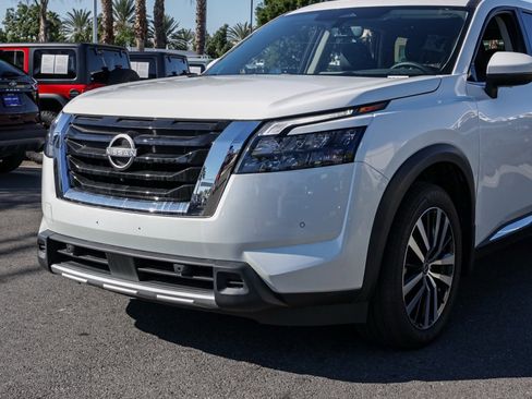 Used 2025 Nissan Pathfinder Platinum w/ Cargo Package image 11