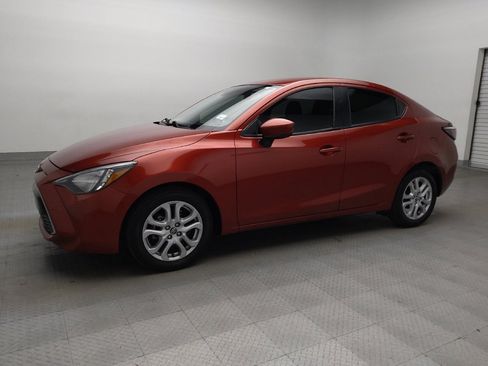 Used 2017 Toyota Yaris iA image 2