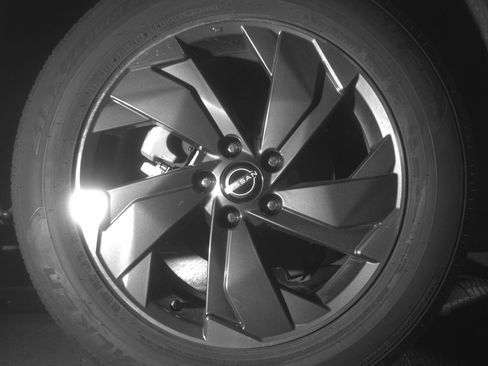 Used 2025 Nissan Rogue SV FWD image 15