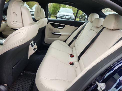 Used 2022 Mercedes-Benz C 300 4MATIC Sedan image 10