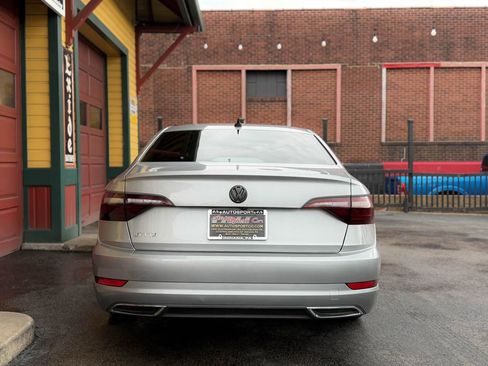 Used 2020 Volkswagen Jetta R-Line w/ R-Line Cold Weather Package image 5