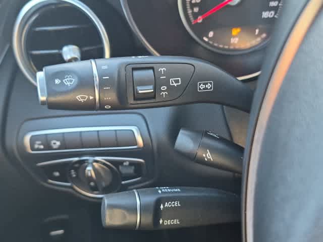 Used 2019 Mercedes-Benz GLC 300 4MATIC image 25