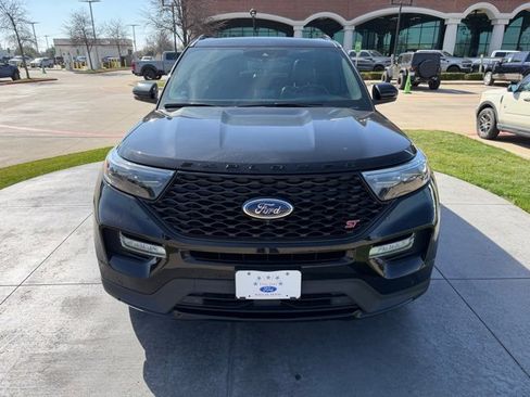 Used 2020 Ford Explorer ST w/ ST Street Pack image 2