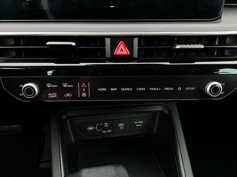 Used 2025 Kia K5 LXS image 28