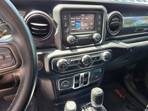 Certified 2020 Jeep Gladiator Sport AWD/4WD image 22