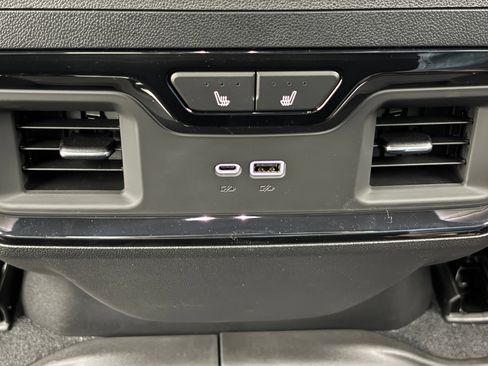 New 2026 GMC Sierra 1500 AT4 w/ AT4 Premium Package AWD/4WD image 8