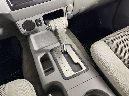 Used 2010 Nissan Frontier SE RWD image 28