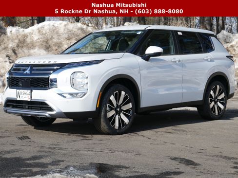 New 2026 Mitsubishi Outlander SE image 1