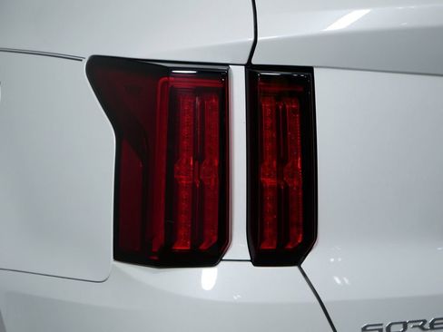 Certified 2023 Kia Sorento SX Prestige image 11