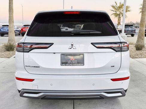 New 2026 Mitsubishi Outlander SE FWD image 7