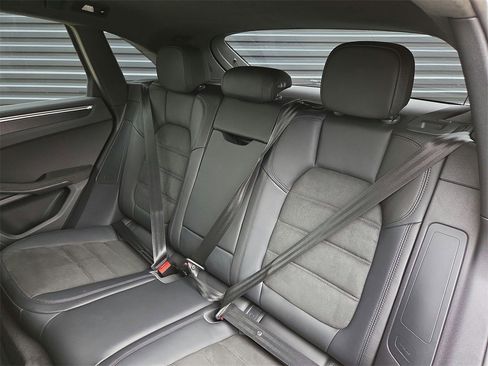 Used 2023 Porsche Macan GTS image 15
