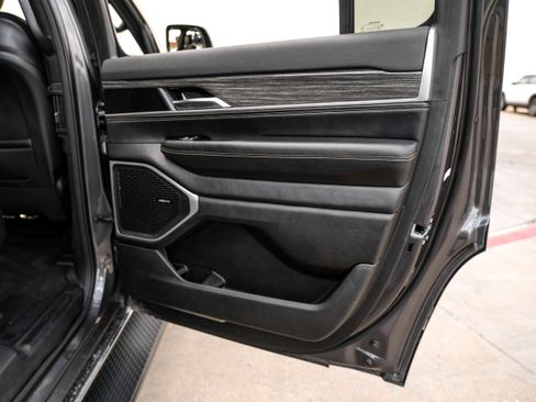 Used 2022 Jeep Wagoneer Series II w/ Premium Group I RWD image 44