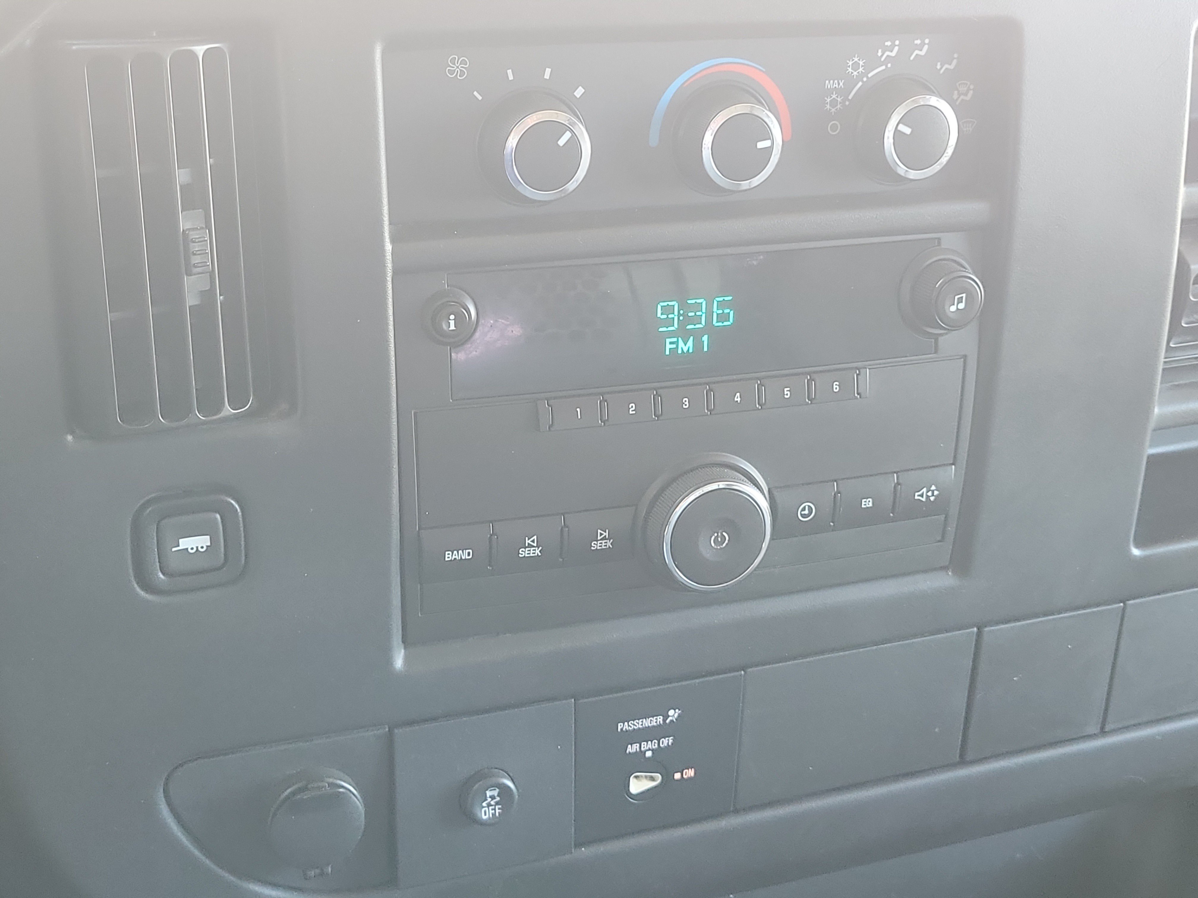 Used 2014 GMC Savana 2500 RWD image 22