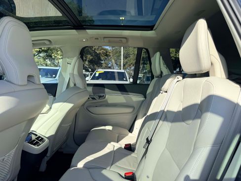 Certified 2025 Volvo XC90 B6 Plus w/ Protection Package image 15