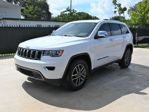 Used 2021 Jeep Grand Cherokee Limited RWD image 3