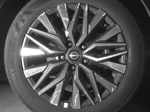 Used 2025 Nissan Altima 2.5 SV image 13