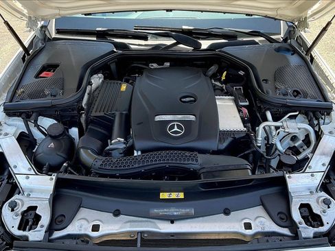 Used 2019 Mercedes-Benz E 300 4MATIC image 30