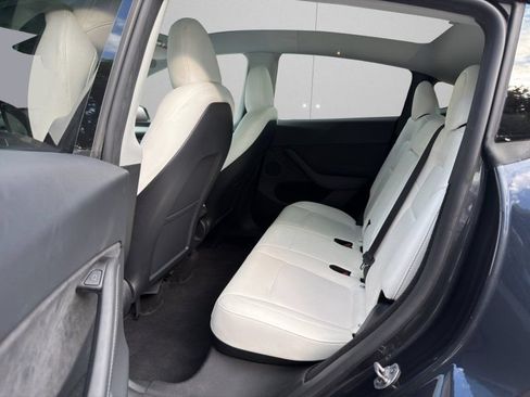Used 2024 Tesla Model Y Long Range AWD/4WD image 10