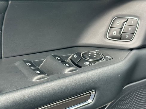 Certified 2023 Ford Expedition Platinum image 13