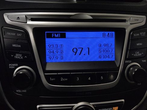 Used 2014 Hyundai Accent GLS image 25