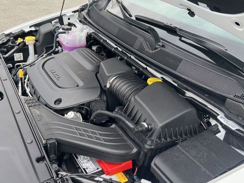 New 2026 Chrysler Pacifica Select w/ S Appearance Package image 5