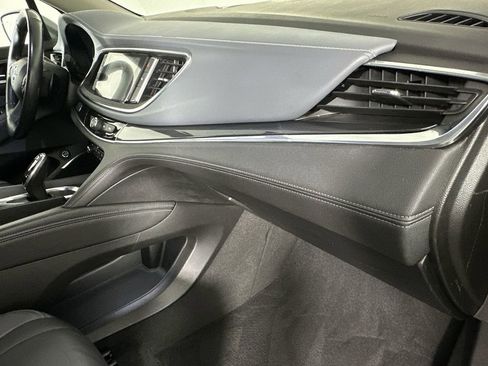Used 2019 Buick Enclave Essence AWD/4WD image 30